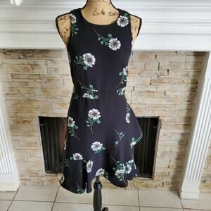 Banana republic daisy floral ruffled Faux Wrap dress size 2 new!!!‎